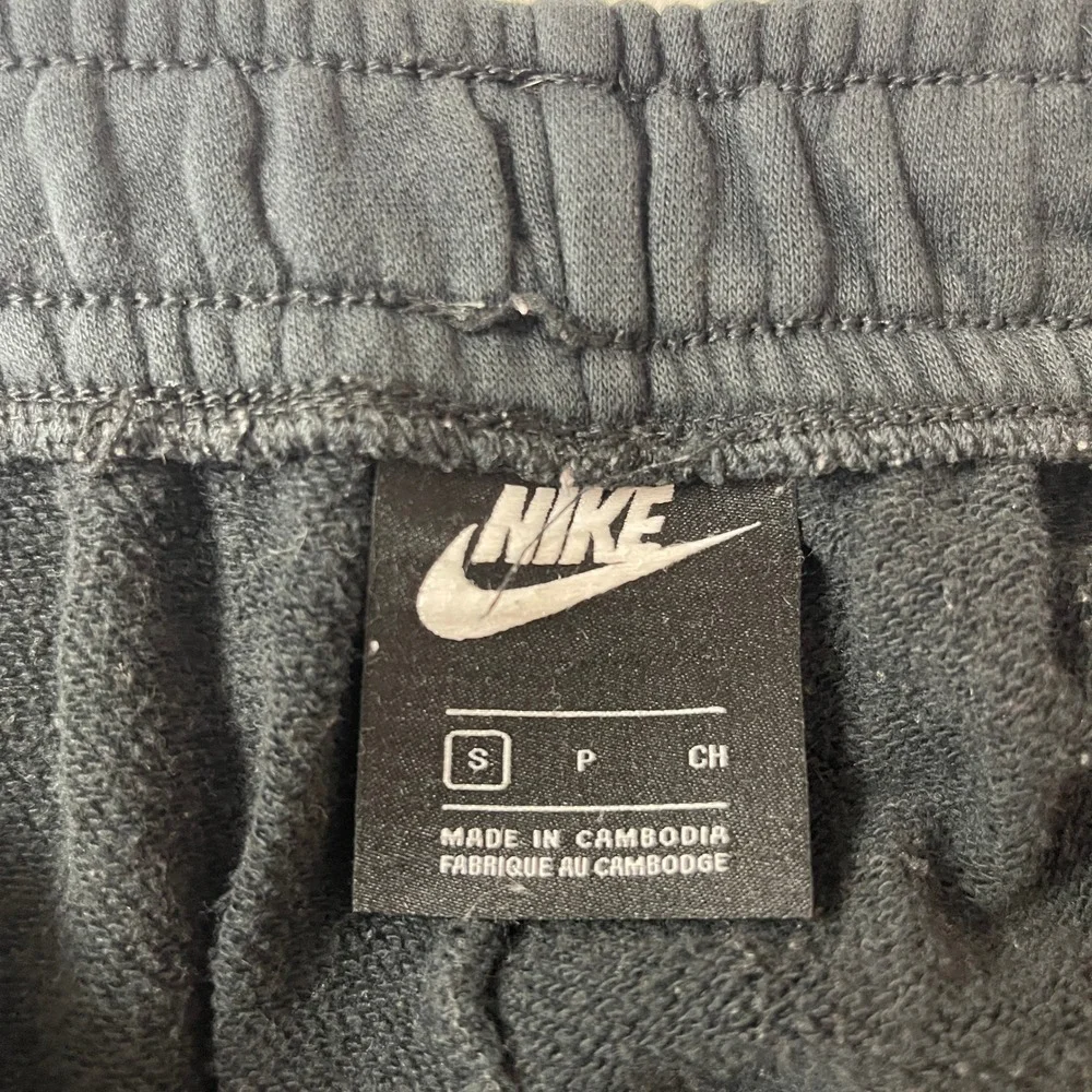 Nike Sweatpants Mens Small Black Sportswear Club Fleece Jogger Gym Comfort Sport